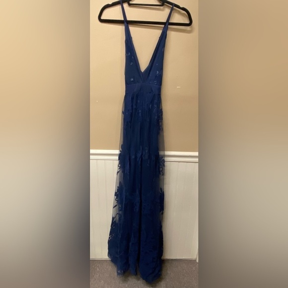 Showpo Promenade Maxi Dress Navy Blue Lace Size 4 Event Special Occasion - Picture 1 of 5
